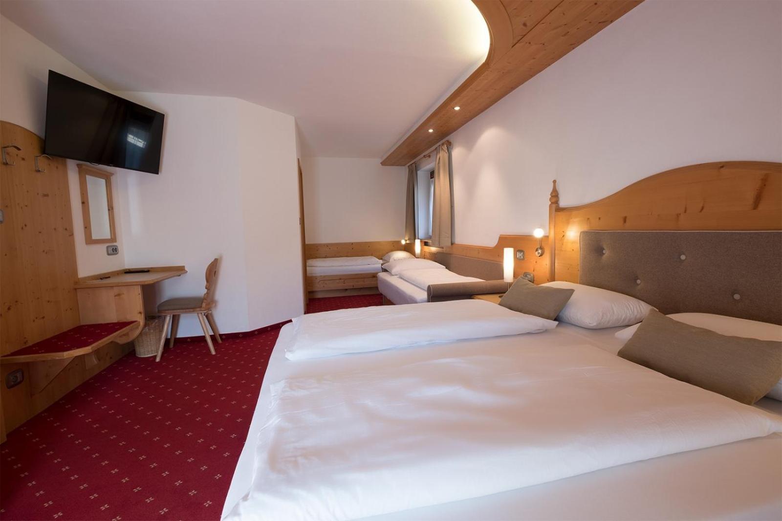 Garni Alba Bed & Breakfast Ortisei Exterior photo